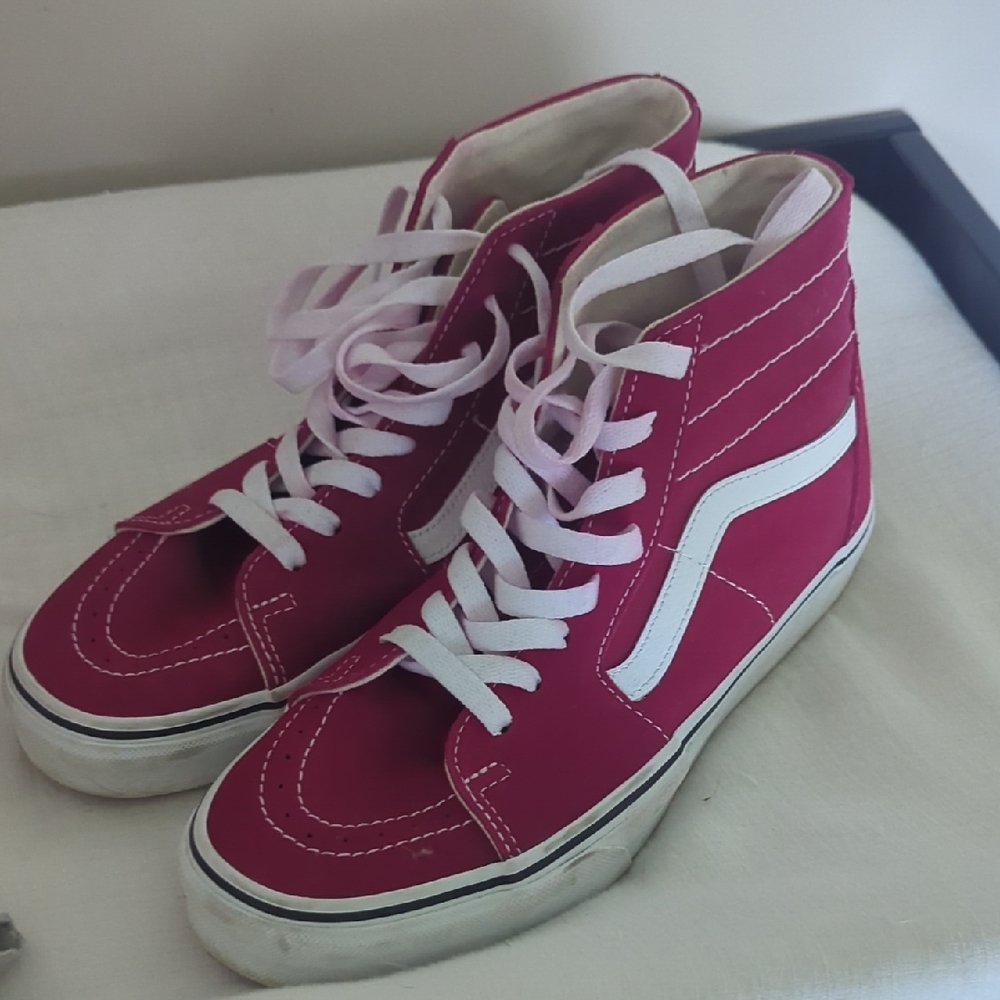 Vans High-Top Sneakers in Fuchsia and White